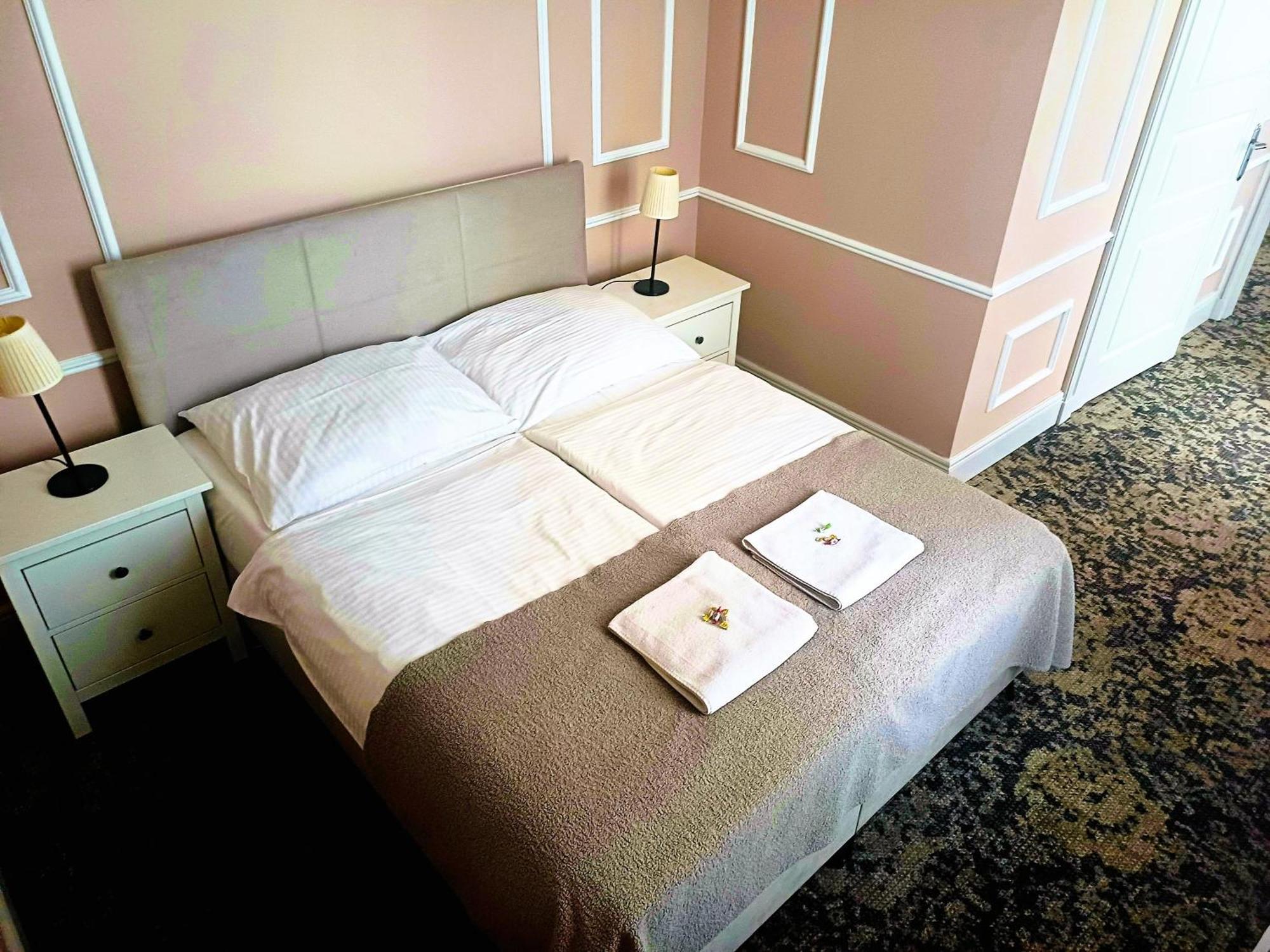 Aparthotel Platinum Apartamenty อีนอวรอตสวาฟ ภายนอก รูปภาพ